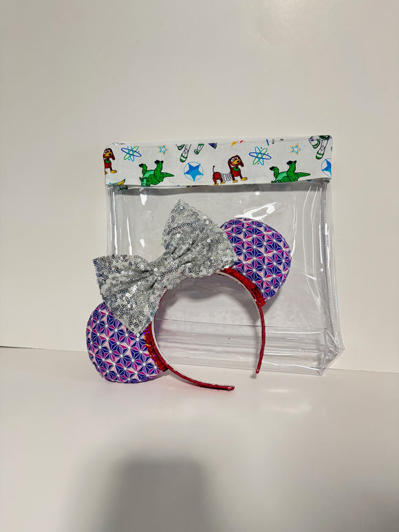 Medium Travel Bag - Toy Story on White